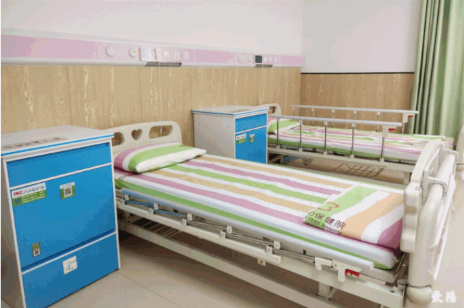 愛陪共享陪護(hù)床共享床頭柜供入廣西百色市婦幼保健院3.png